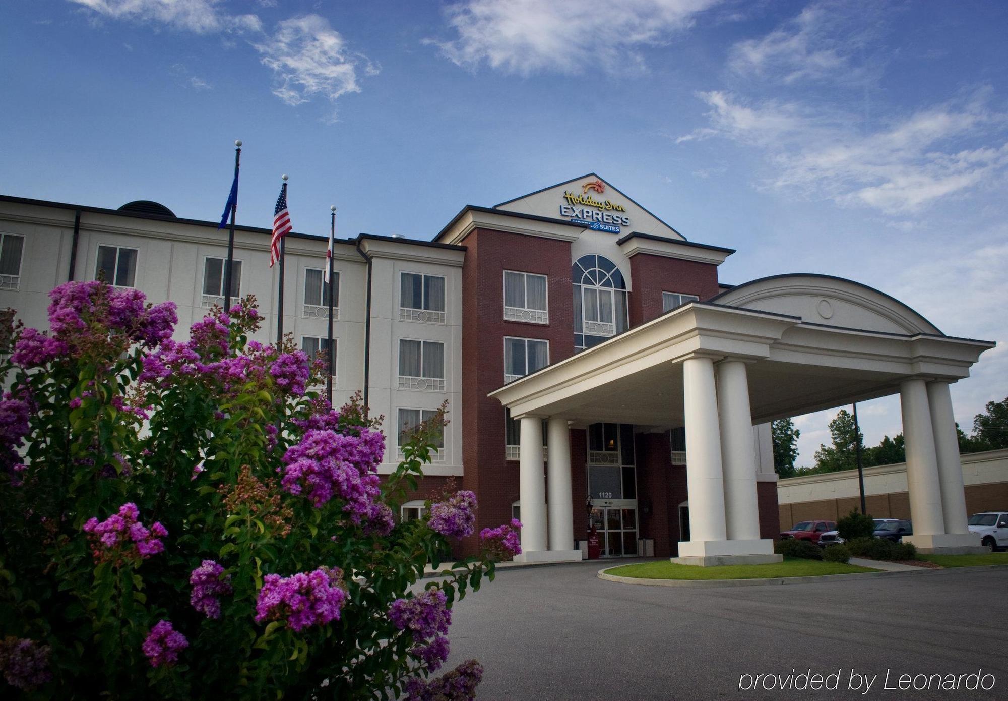 Holiday Inn Express & Suites - Tuscaloosa-University, An Ihg Hotel Amenities photo